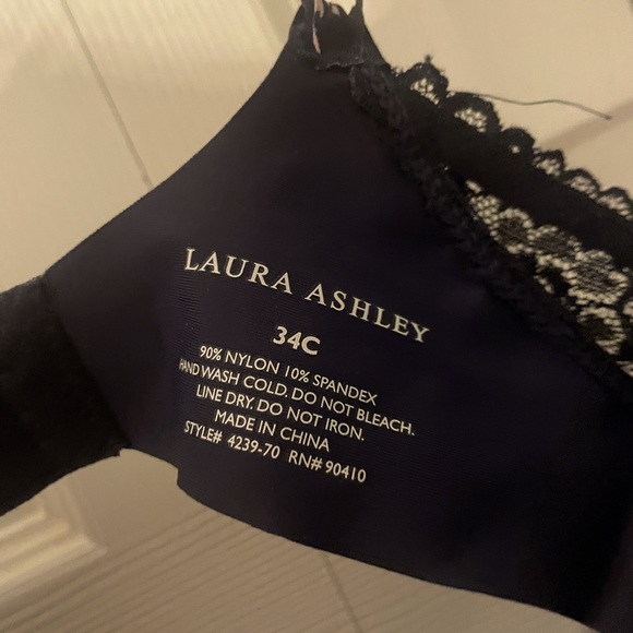 Laura Ashley 34 c bra - Picture 2 of 3